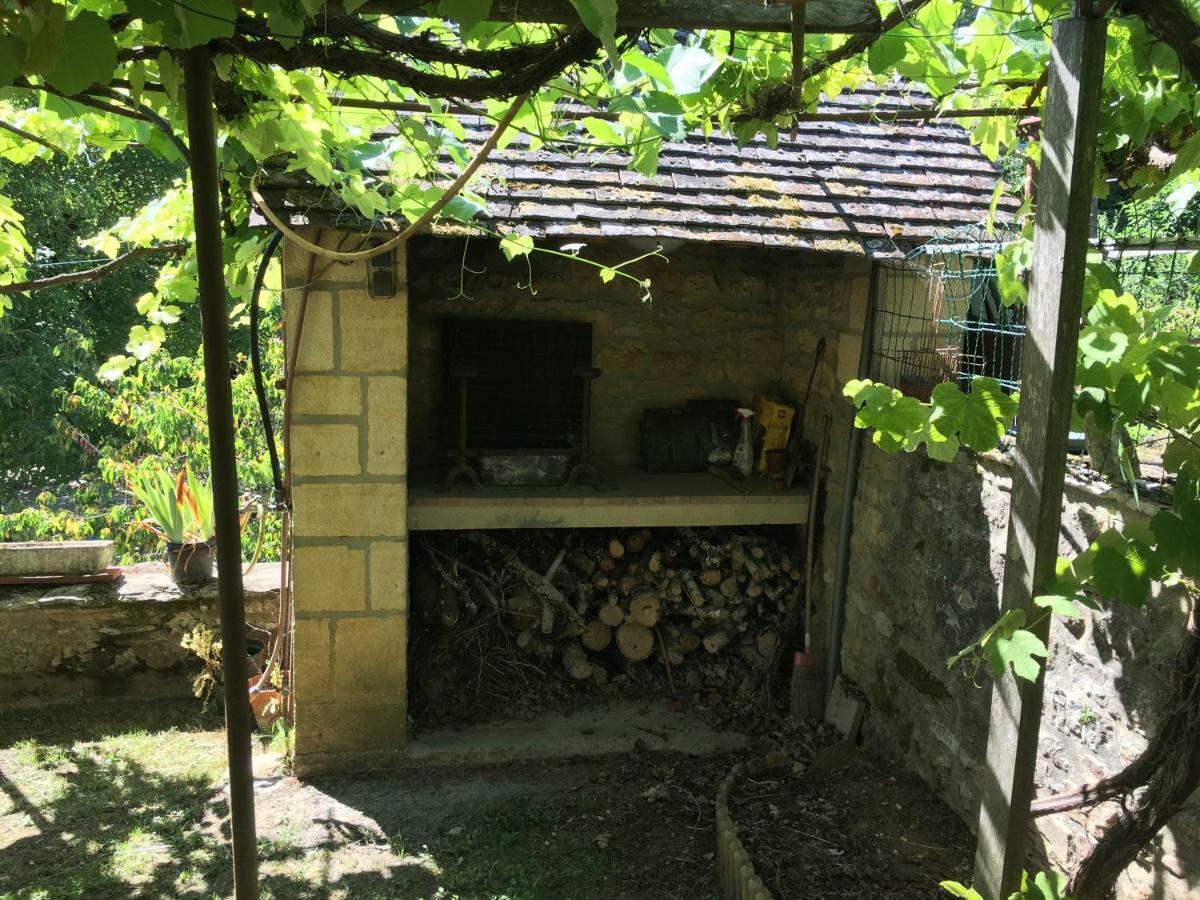 Gite à Sarlat avec piscine Extérieur photo